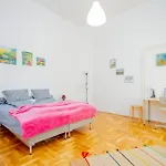 Kelvin's V District 2br Urban Haven By Nw