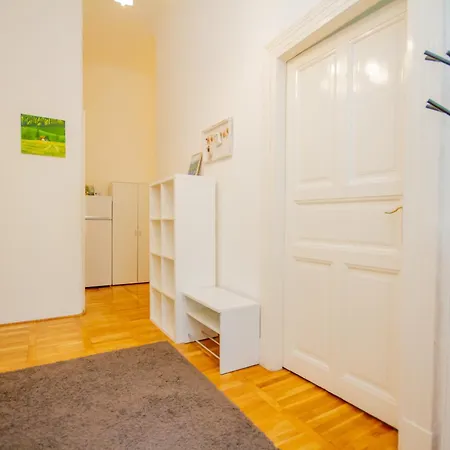 Kelvin's V District 2br Urban Haven By Nw Appartement Budapest