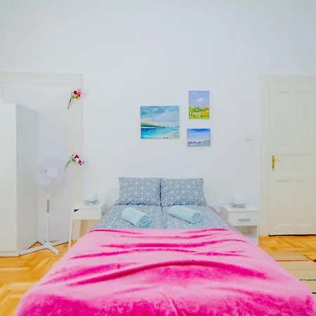 Kelvin's V District 2br Urban Haven By Nw Appartement