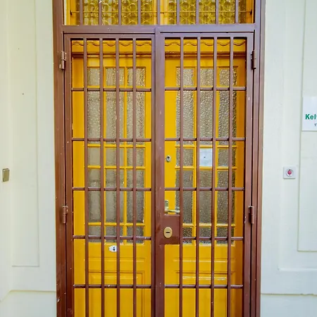 Kelvin's V District 2br Urban Haven By Nw 아파트 부다페스트