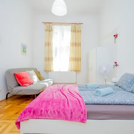 아파트 Kelvin's V District 2br Urban Haven By Nw 부다페스트