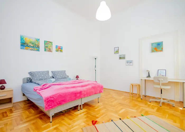 Kelvin's V District 2br Urban Haven By Nw