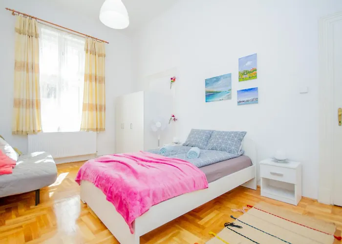 Kelvin's V District 2br Urban Haven By Nw Apartament Budapeszt