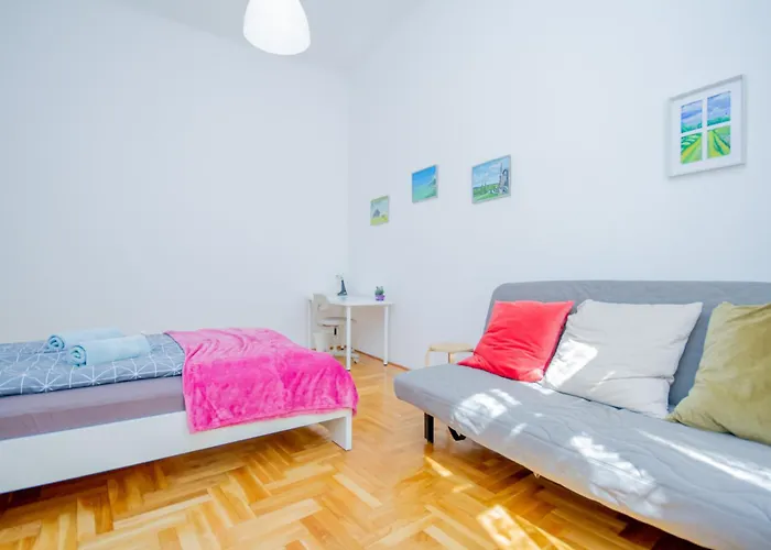 Kelvin's V District 2br Urban Haven By Nw *