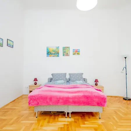 Kelvin's V District 2br Urban Haven By Nw * Будапешт